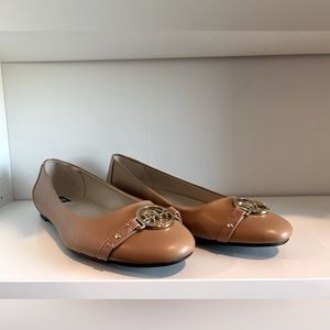 Jones New York Signature Ballet Flats, Tan.Women’s size 11.